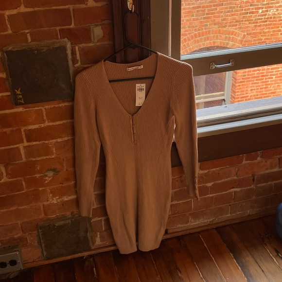 Abercrombie and Fitch knit dress - Picture 4 of 5